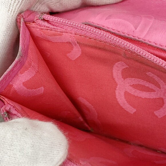 CHANEL Authentic Black Lambskin Leather Wallet - Picture 12 of 13